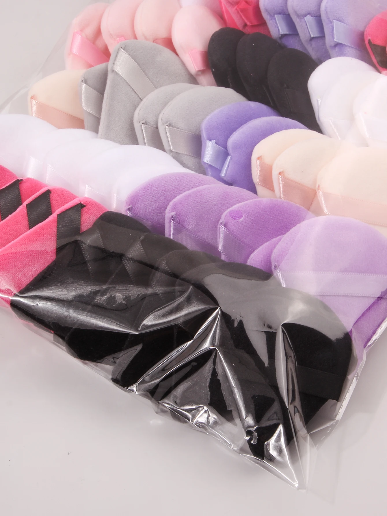 50 pezzi di miscelazione di colori a caso soffio di polvere triangolare per polvere sciolta liquido cosmetico morbido soffio di polvere di peluche soffio di fondotinta per trucco