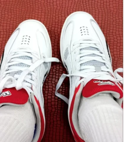 2025 Men's Badminton Shoes Men's Breathable Lightweight Table Tennis Shoes Professional Volleyball Sports Shoes
