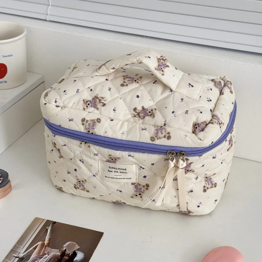 Mode Frauen Cartoon Bär Make-Up Tasche Große Kapazität Nette Reise Veranstalter Stepp Tasche Tasche Damen Kulturbeutel Lagerung Handtasche – Detail 7