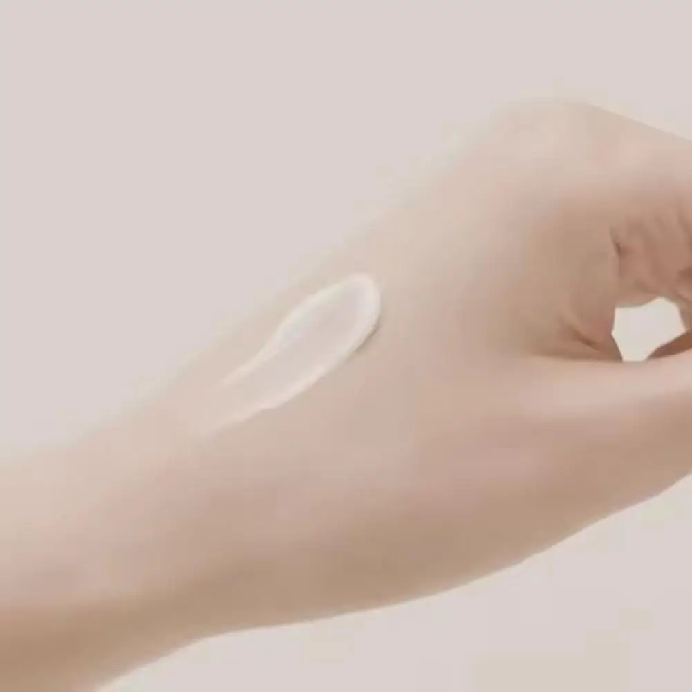 الكورية Haruharu الأرز الأسود كريم وجه حمض الهيالورونيك ترطيب مغذي مهدئ ترطيب 3 في 1 مصل كريم العناية بالبشرة