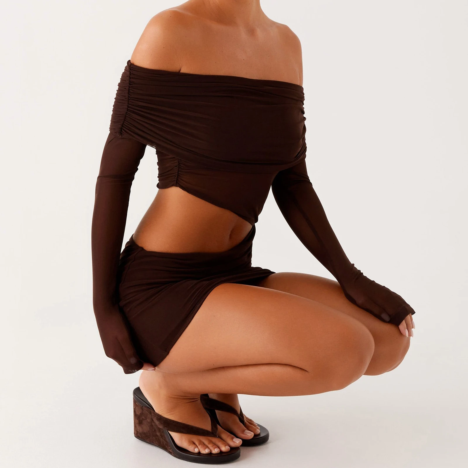 ผู้หญิงฤดูร้อนชุดราตรีมินิ Elegant Off ไหล่สีทึบแขนยาวด้านข้าง Cutout ตาข่ายชุดความงาม Grunge Clubwear