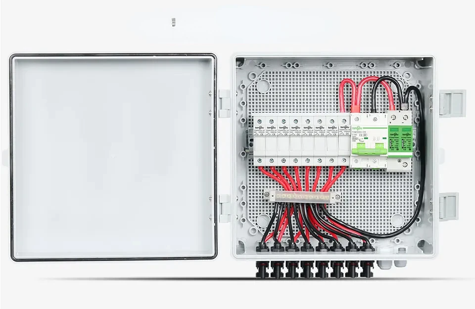 Solar PV Combiner Box With Lightning Protection 10A 6strings 1000V For Solar Panel 550V DC Circuit Breaker panel solar