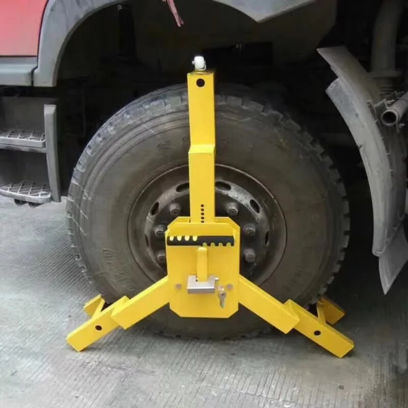 Cubiertas de rueda triangulares amarillas para camiones y coches, con sistema de bloqueo para mayor seguridad vial.