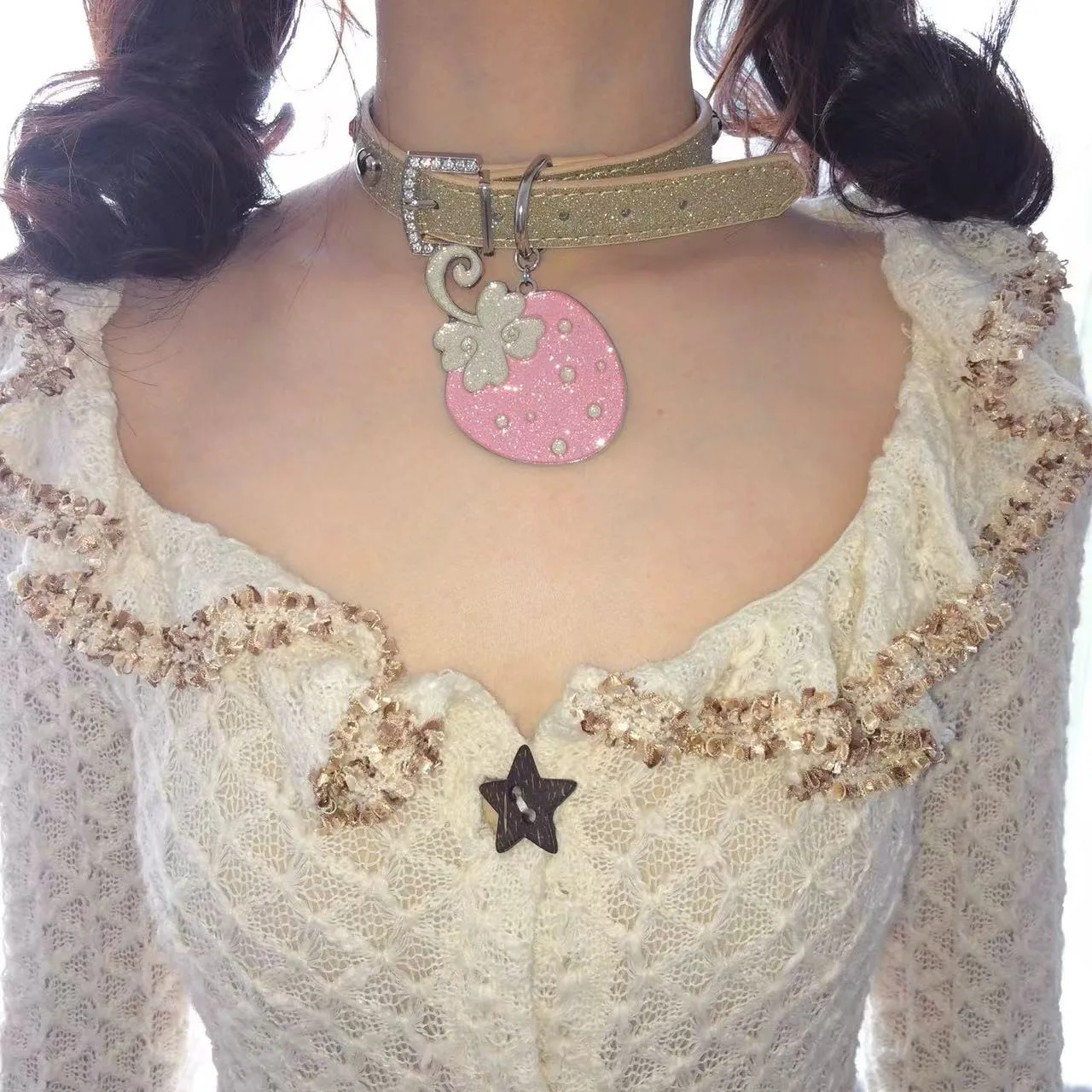 Punk Harajuku Niche design sense Temperament Personality Fashion Strawberry Leather Stainless steel Necklace Clavicle chain