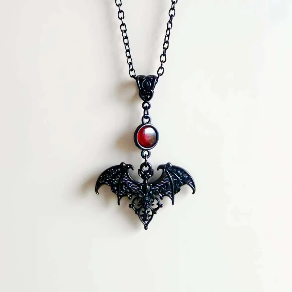 Gothic Red Crystal Vampire Black Bat Pendant Necklace for Women Halloween Party Satanic Pagan Witchcraft Jewelry Accessory Gifts