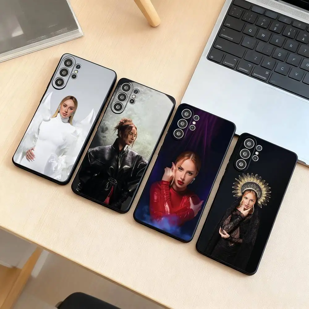 Funda de Silicona Negra Suave Anna A-Asti Artik Singer para Samsung S25, S24, S21, S22, S23, S30, Ultra, S20, Plus, Fe, Lite