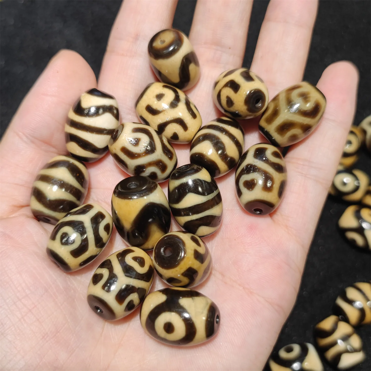 100pcs/lot natural multi-pattern old agate dzi wholesale Darlow Weathering lines Black gold 15*20mm Accessories Ethnic style diy