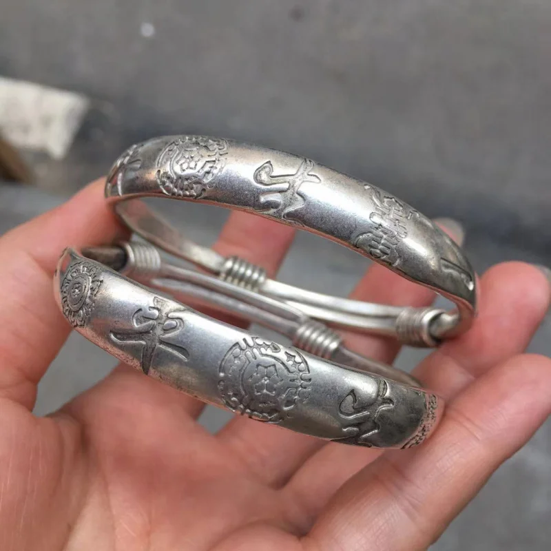 Tibetan Peace a plain ring, fortune and longevity Miao silver women, carved flower bracelet