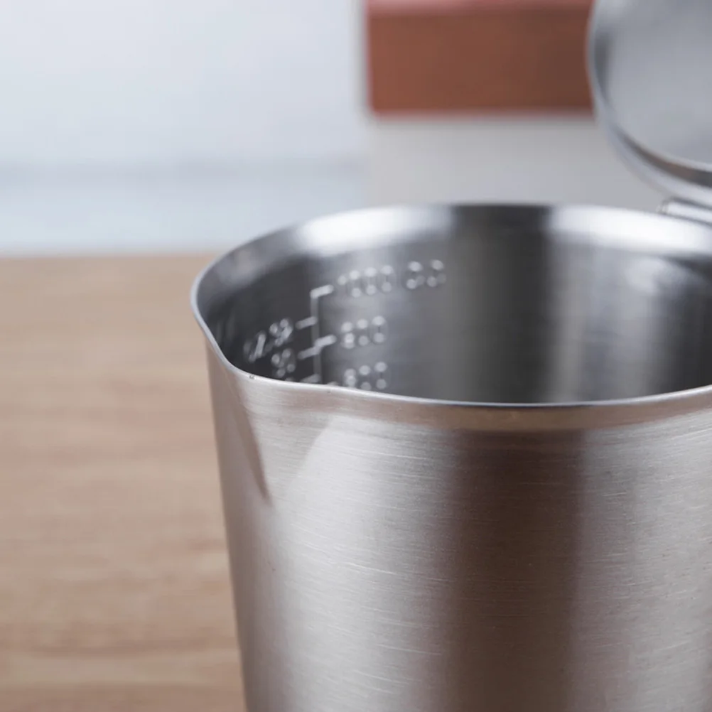 

Stainless Steel Measuring Cup with Lid Precise Scales for Coffee Milk Frothing Latte Bakeries Kitchen Tool