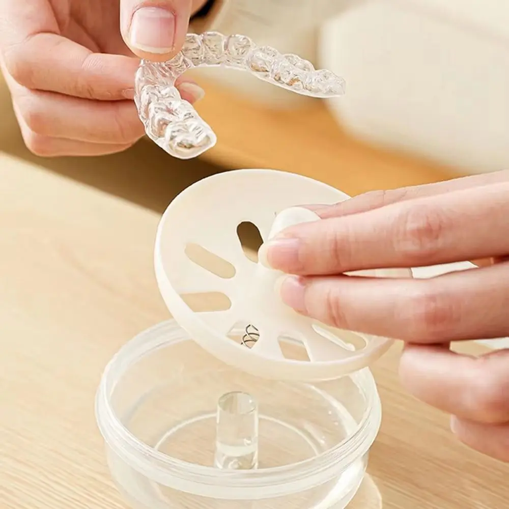 Elastic Lifting Portable Denture Case No-Leak Design Clear Case Retainer Cleaning Box Dustproof Case Draining Function