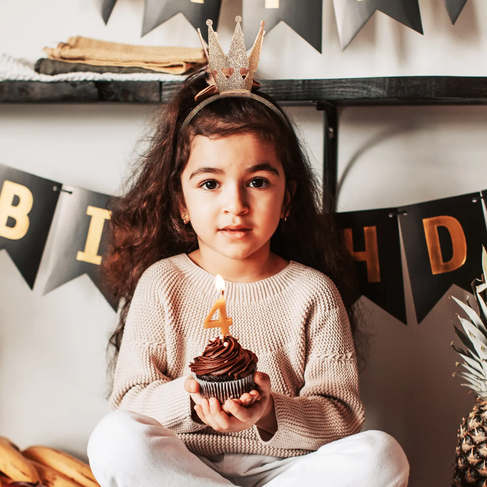 

2 шт. повязки на голову в виде короны для маленьких девочек, блестящие модные головные уборы из нетканого пластика для принцесс, для вечеринок, фотосессий, на день рождения