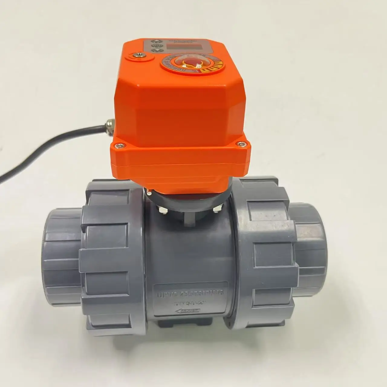 ذكي 4 ~ 20mA UPVC التحكم اليدوي صمام كروي كهربائي درجة حرارة عالية لوسائط زيت الماء والغاز