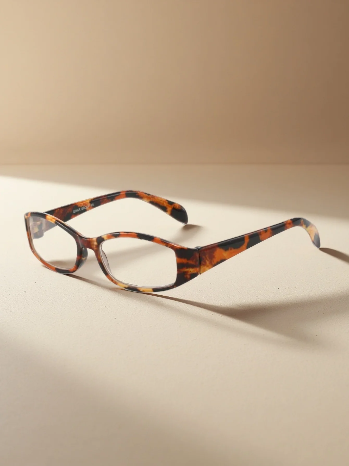 Mode neue Lesebrille Straße Schießen schlichtes Gesicht Joker erweiterte Textur zweifarbige Blumen-Lesebrille