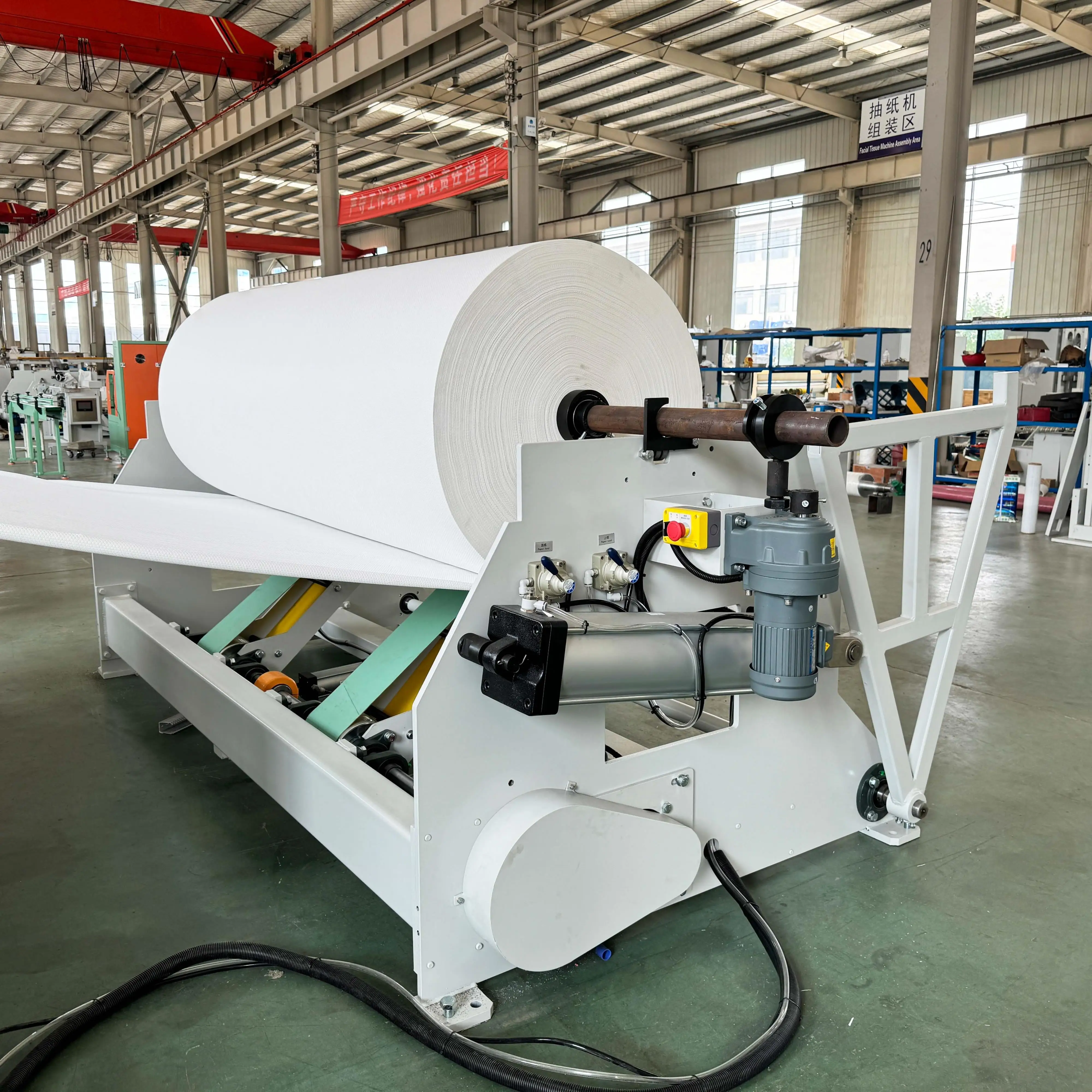Customized High-Speed Toilet Paper Production Line Rewinding Machine With PLC Motor Engine For Making Paper Towels
