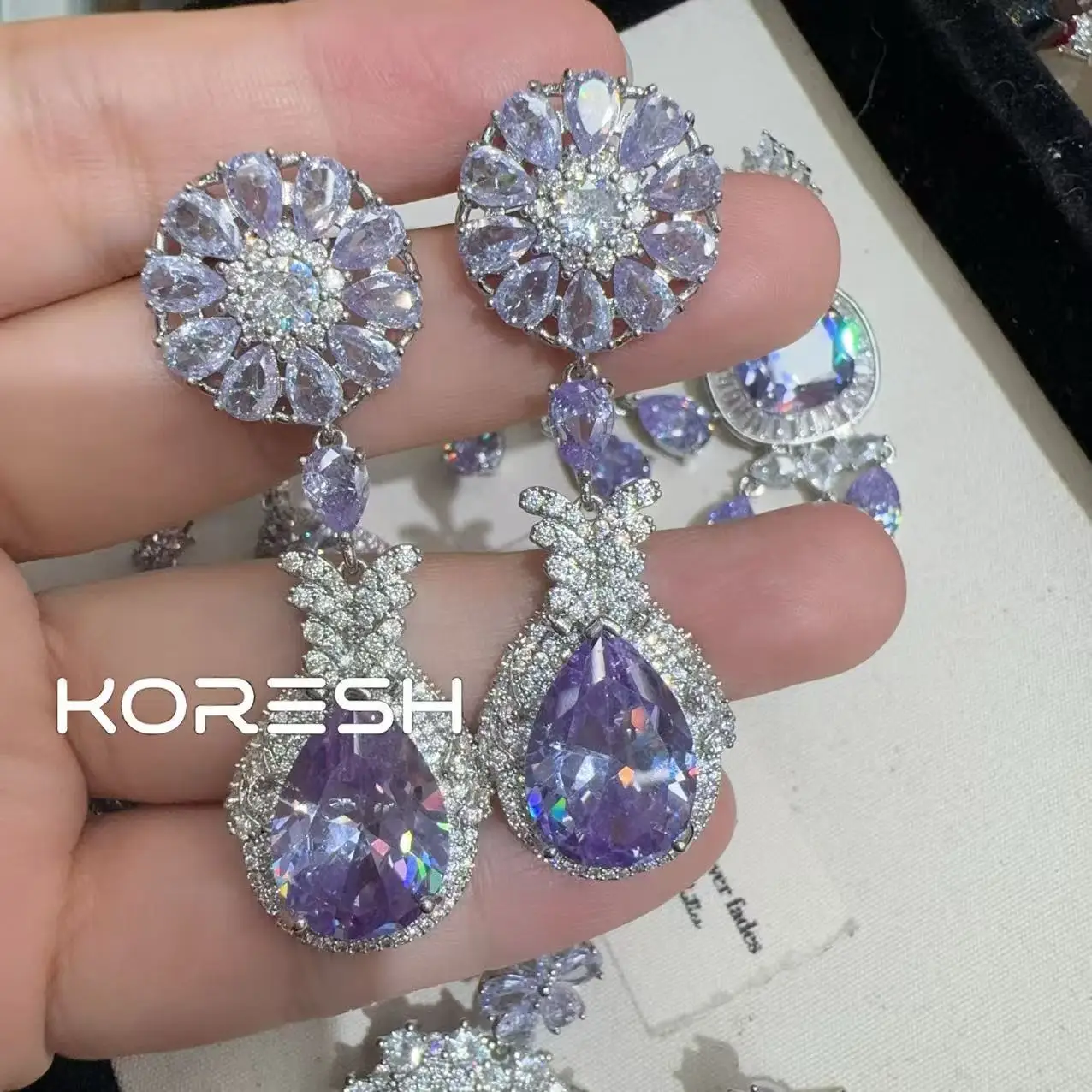 

High-end Heavy Industry Purple Teardrop Earrings, Lavender Purple Shiny Stud Earrings, Copper Gold-plated Elegant Earrings