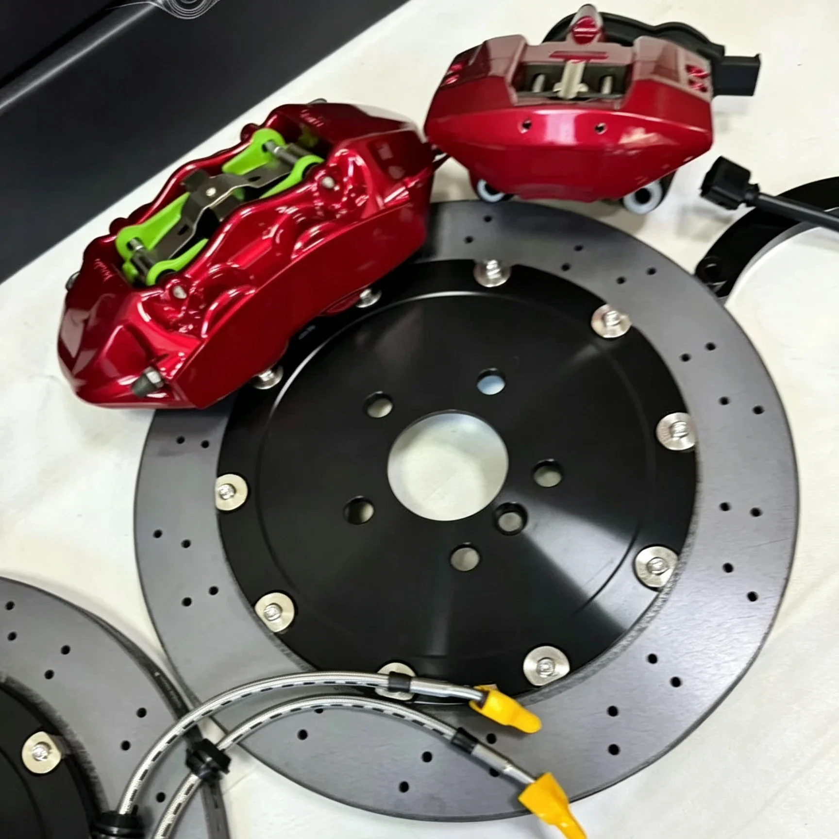 Six Piston Brake Carbon Ceramic Disc Set for B-M-W M3 M4M5 To-yo-ta Land Cruiser Asia Dragon Senna Modification and Upgrade