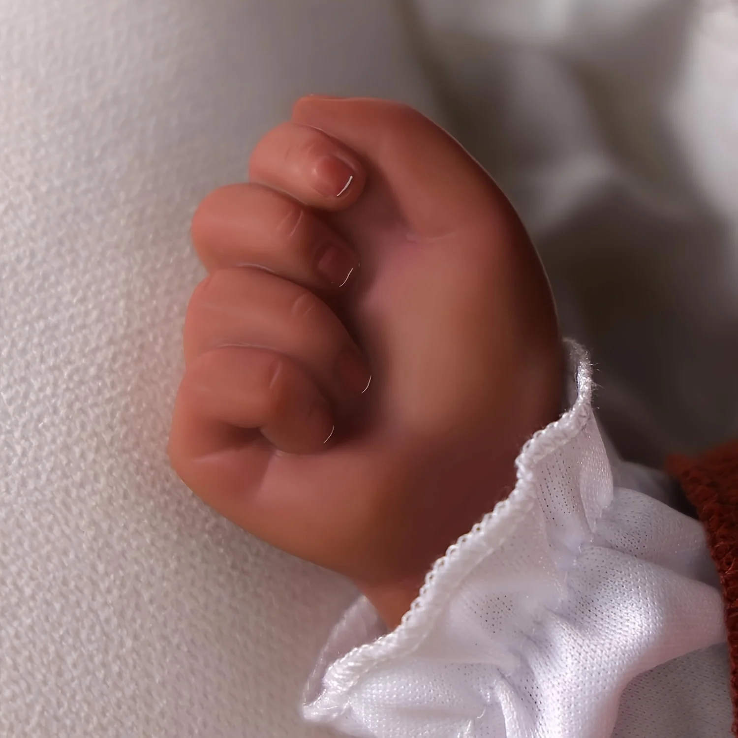 20인치 실물 같은 다시 태어난 아기 인형 소녀 - 옷과 장난감 선물이 포함된 부드러운 몸체의 사실적인 신생아 인형