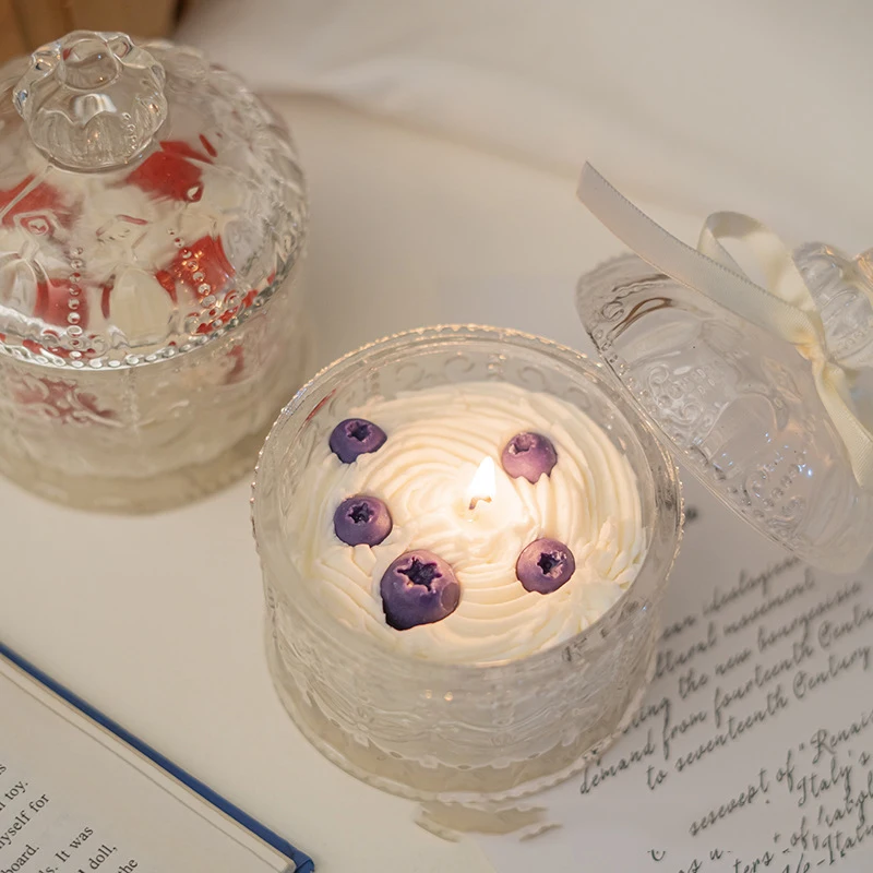 

Strawberry Cream Cake Aromatherapy Candle Gift Box, Cute and Romantic Decorative Ornament