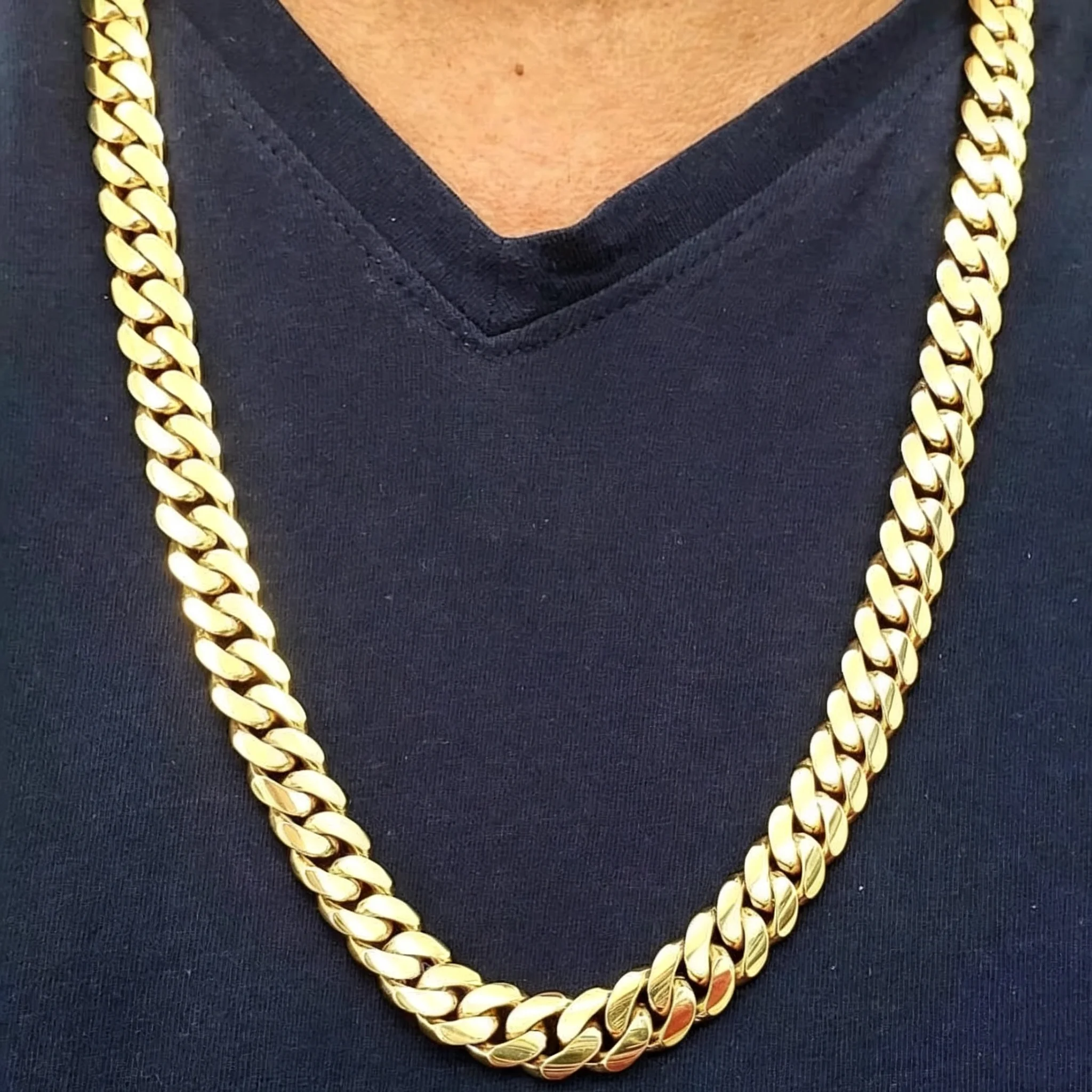 18K Solid .Luxurious Gold Miami Cuban Chain Necklace Hip Hop Inspired With Dazzling Iced Out Moissanite