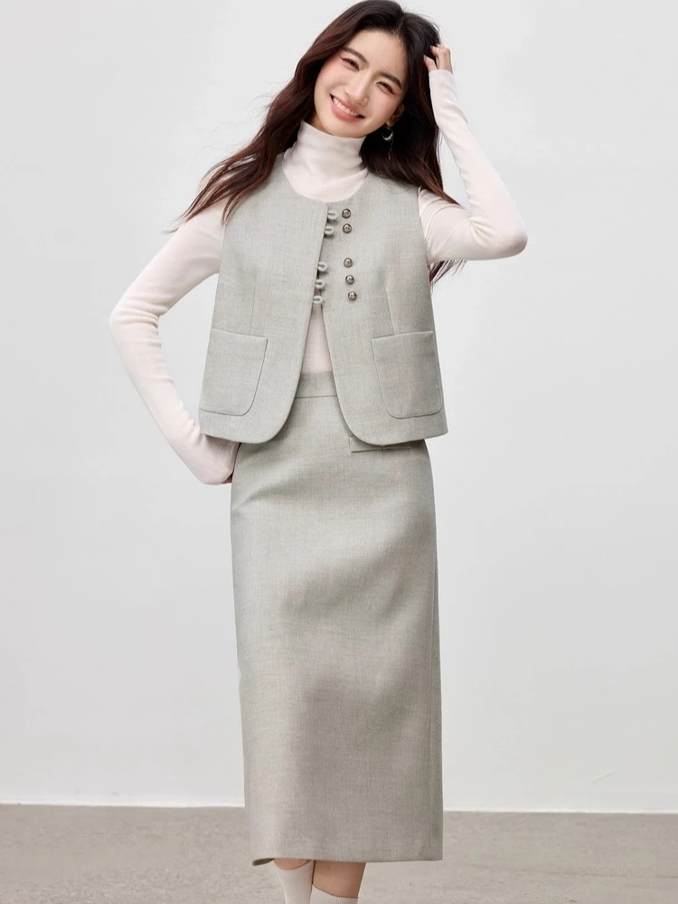 

SENTUBILA Women's Elegant Two Piece Set 2025 Winter Warm Sequins Woolen O-Neck Top & High Waist Split Straight Skirt 154ZA3703