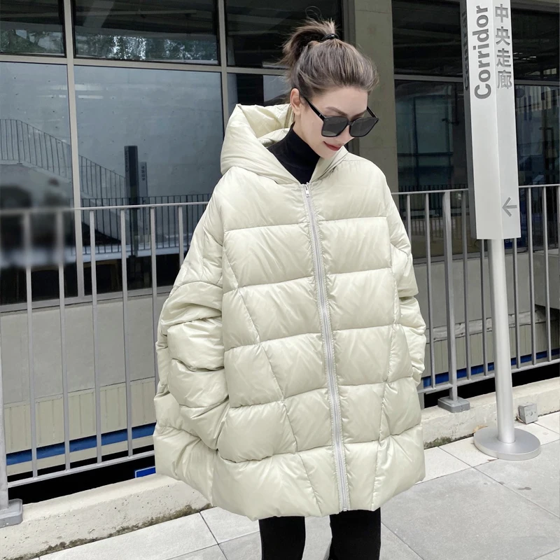 

Luxury Women Oversized hooded down jacket fluffy parkas Winter Black Elegant Batwing sleeve puffer coat Ladies INKEO 2O135