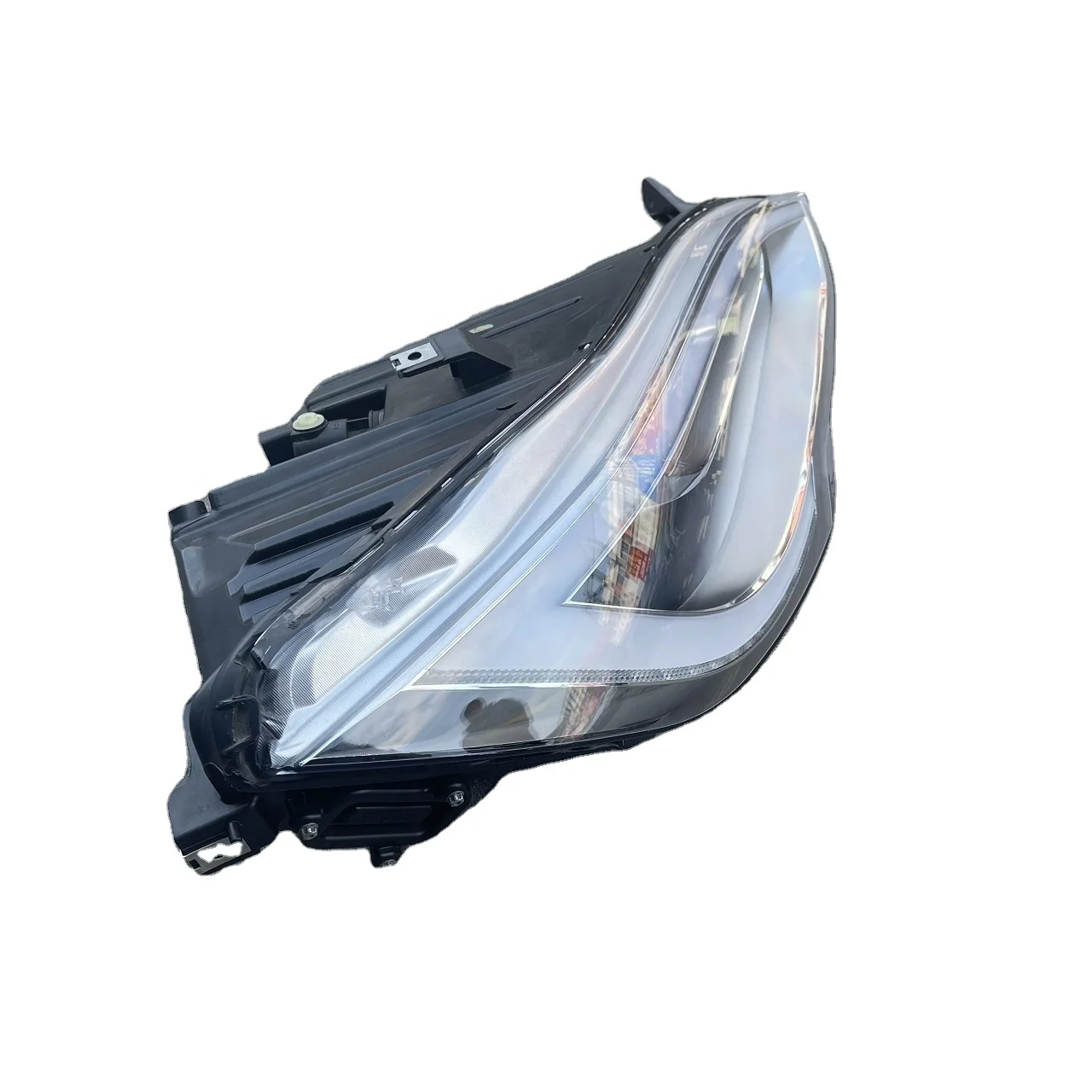 Automotive LED front lighting headlights are suitable for modelS models.1053579-00-F