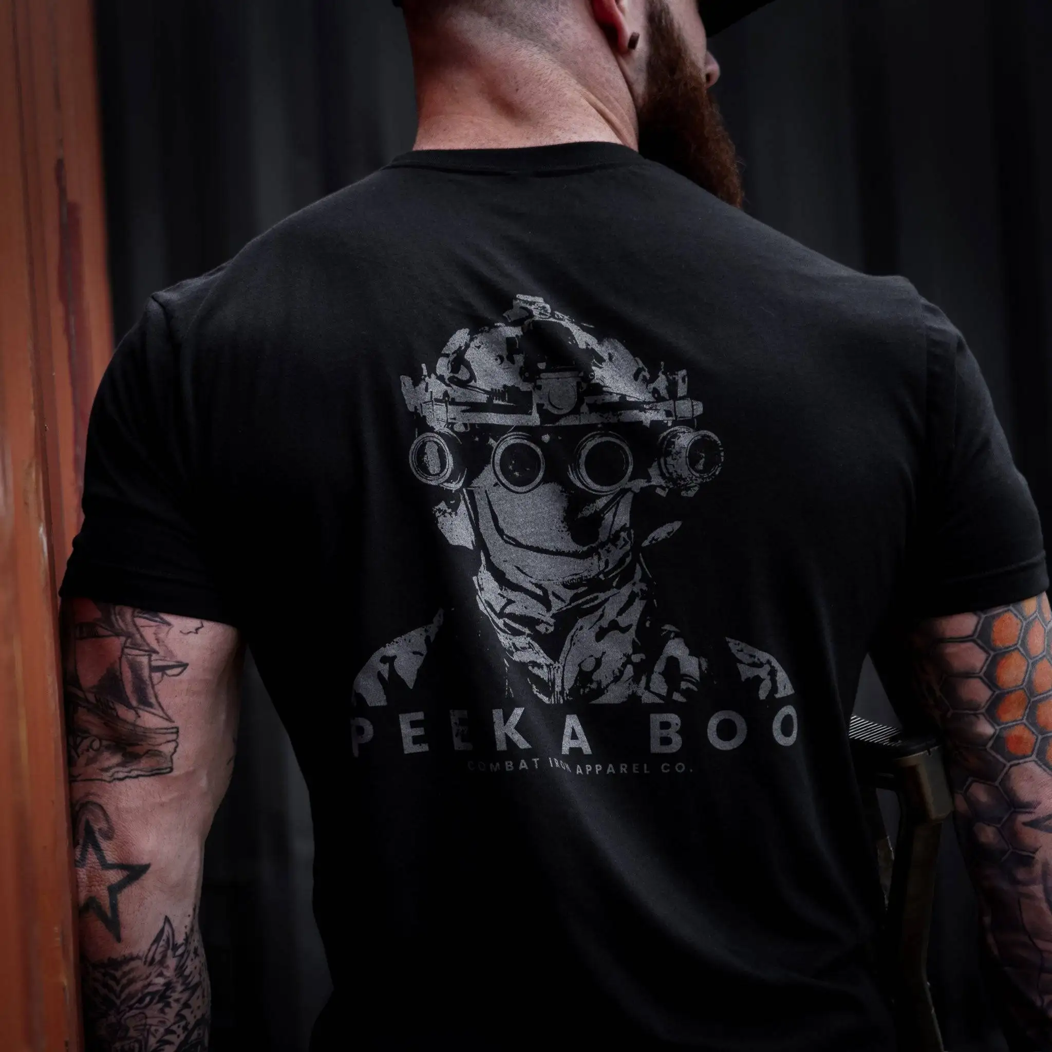 PEEK A BOO OPERATOR SKULL Herren-T-Shirt – Combat Iron Military T-Shirt – geeignet für Sportbekleidung, angenehm zu tragen