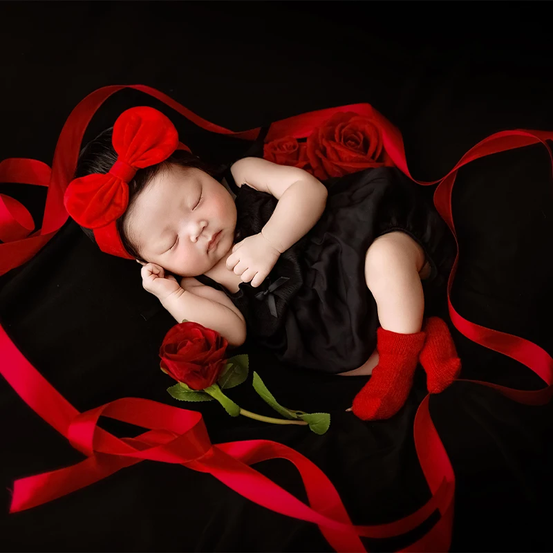Vintage Rose Style Newborn Photography Outfit Black Romper Red Bow Headband Socks Set 0-1 Month Baby Girl Photoshoot Costume