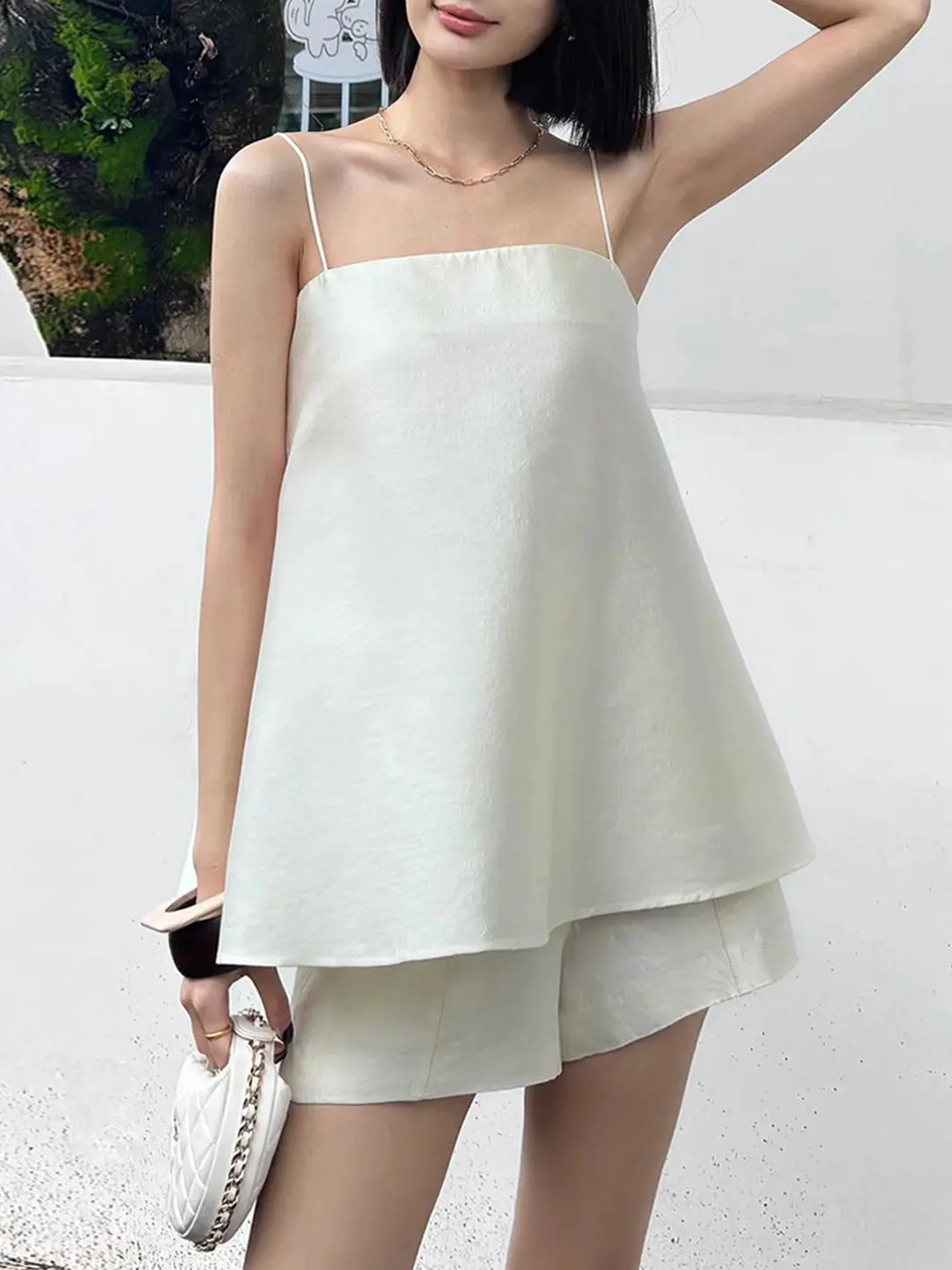 

Fashionable White Sleeveless Vest Strap Women's Loose Slimming Casual Pants Shorts Set Summer 2026 Trendy Commute Style