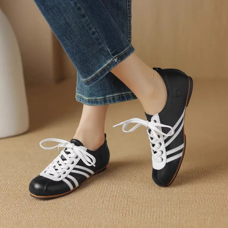 2025 Men's low-top breathable casual canvas shoes spring spring fashion style Hundreds of lace-up flat shoes adult models