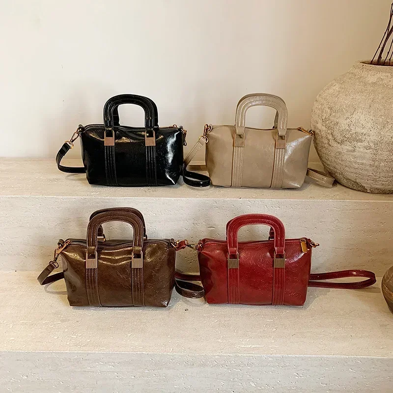 

2025 Retro Sewing Thread Handbag - Niche Design, Large - Capacity Square Crossbody for Commute