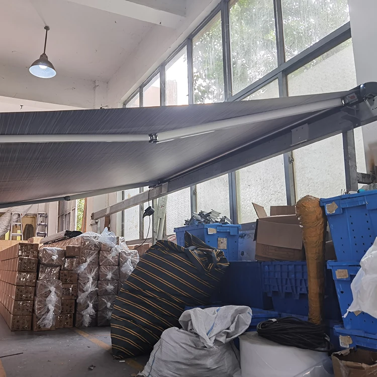 

Side Mounted PVC And Aluminum Alloy Awning 4*2m Auto With Remote Control And LED Light Camping Awning For Camper