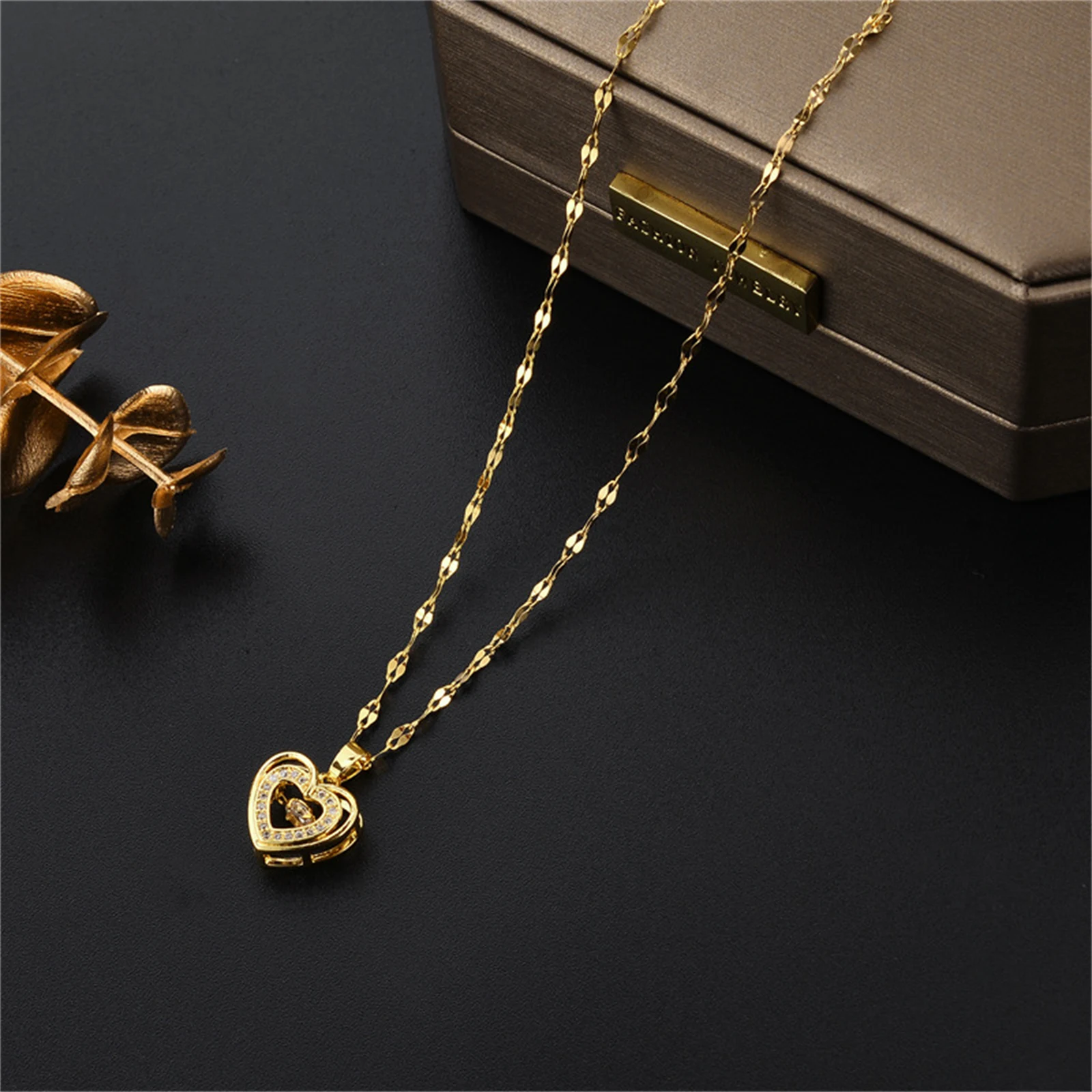 316L Stainless Steel Heart to Heart Patternashion  Cold Wind  Zircon Decorative Necklaces For Women Fashion Jewelry SAN139