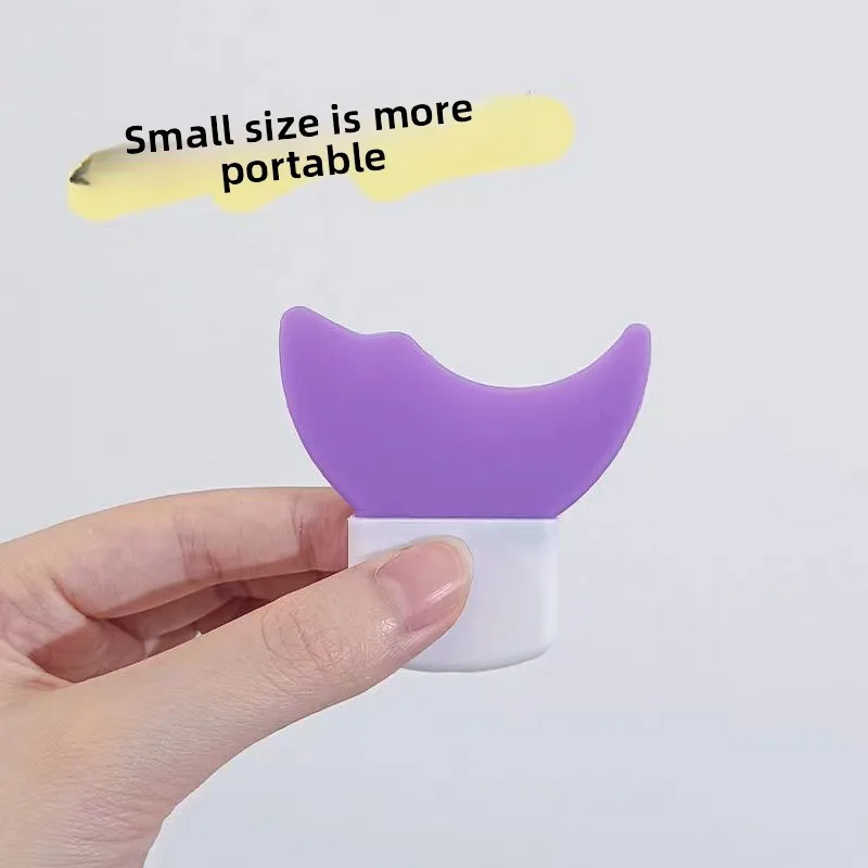 Multi Functional Eye Makeup Silicone Baffle Crescent Shaped Eyelash Brush Eyeliner Shadow Auxiliary Artifact Eyeliner Stencil