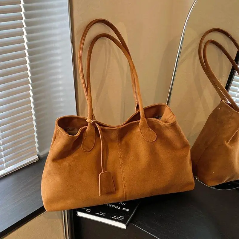 

Женская сумка большой вместимости, большая сумка из искусственной замши, сумка через плечо на осень и зиму, стильный и универсальный аксессуар