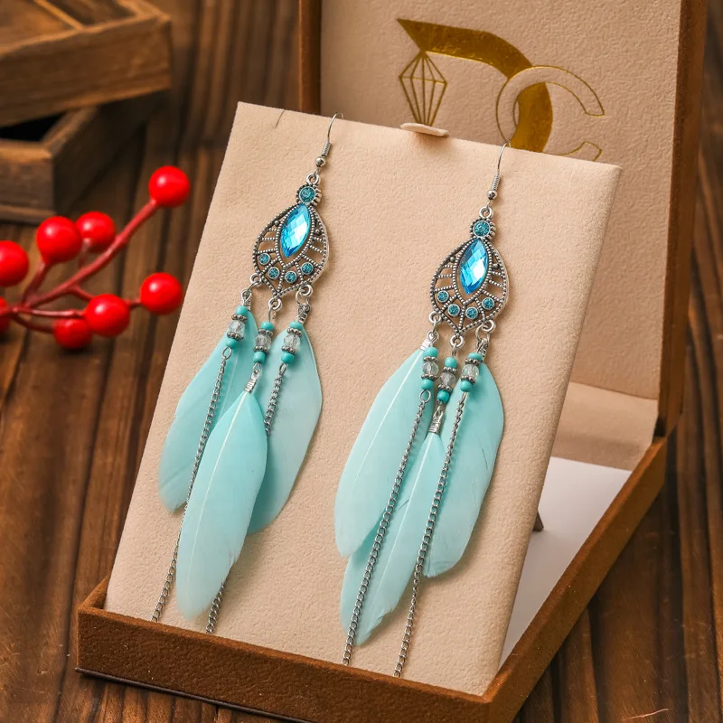 Bohemian Water Drop Feather Earrings for Women Fashion Elegant Fresh Rhinstone Chain Tassel Earrings Party Vacation Jewelry