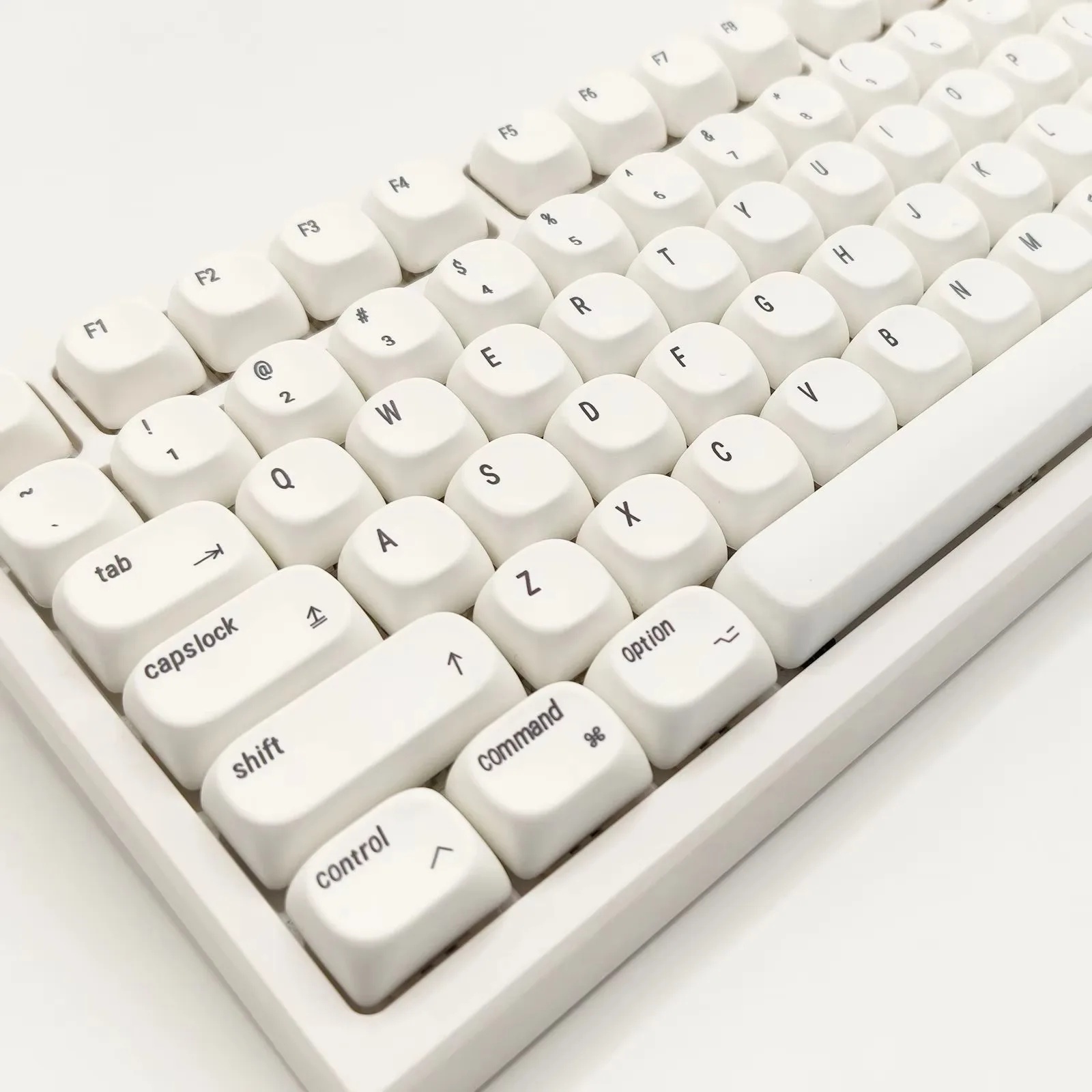 

Simple white PBT sublimation keycap MOA height mechanical keyboard replacement keycap customization