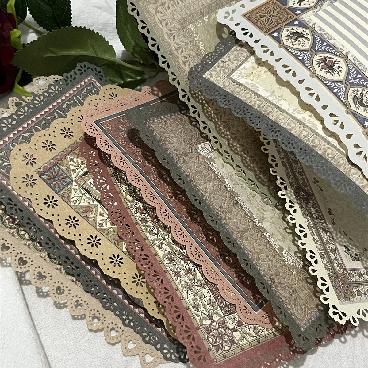 

10Pcs Large Size Retro Material Paper Hollow Edge Lace Frame Paper Memo Pad Deco Scrapbooking Journaling Craft Vintage Papers