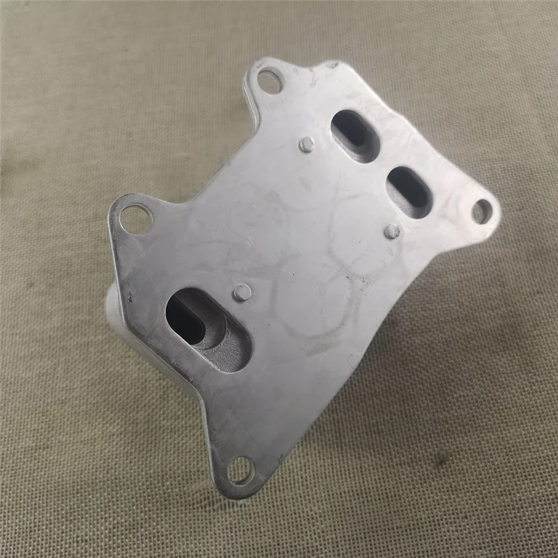 

Efficientt-Engine Oil Cooler For A3 A4 A6 Q7 S3 TT Quattro VW Golf Golf R Arteon GTI 06L117021C 06L117021E