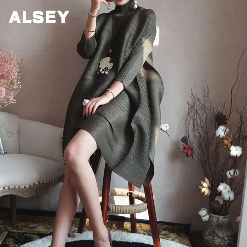 

ALSEY Miyake Pleated Women's Dress High Neck Elegant Solid Color Aesthetic Designer Aesthetic Elegant Party Dress 2024All Season