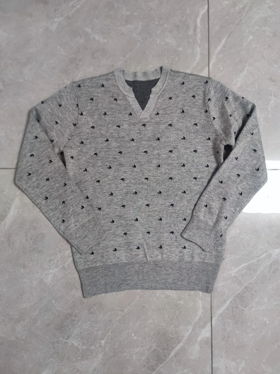 

Korean Single Men's V-Ne Knitted Sweater Loose Fit Casual Long Sve Warm Pure Color Knitwear for Young Men Autumn Winter