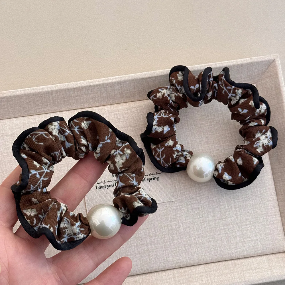 

2025 winter floral hair band pearl flower For women girl new accessories fairy popular vintage kpop adults leading fashion Gift