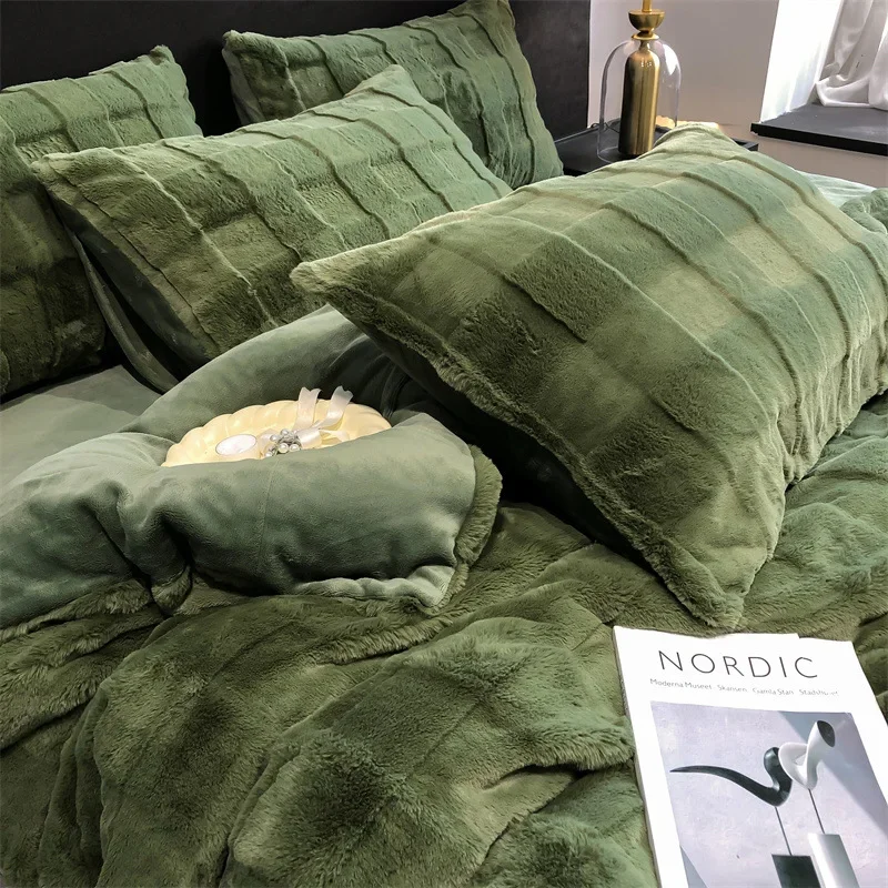 Solid Color Imitation Rabbit Plush Thicken Bedding Four Piece Set Grid Flannel Warm Bed Sheet Duvet Covers Soft Comfortable