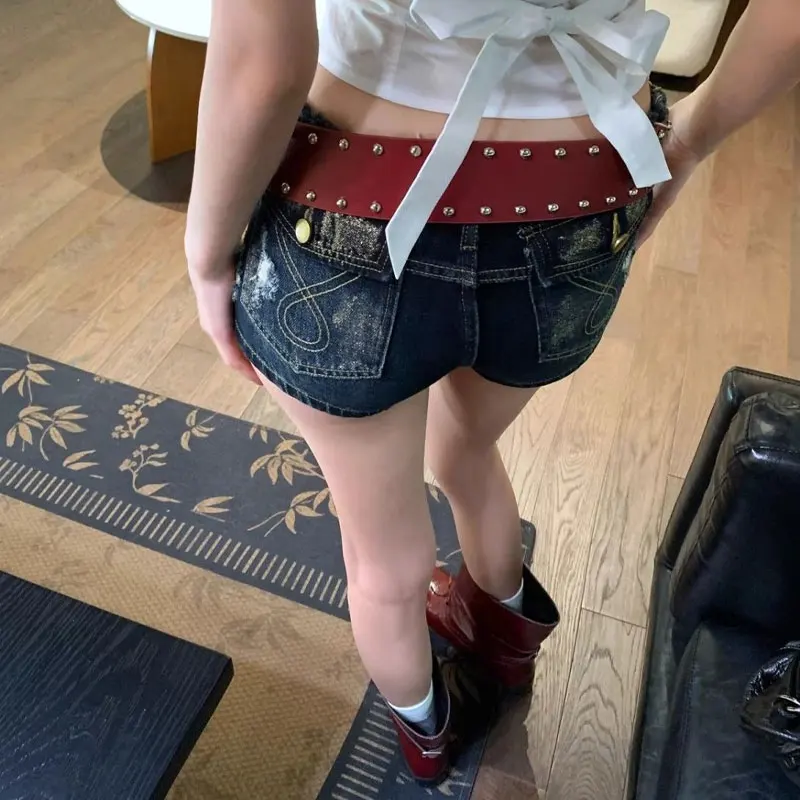 

Summer American Hotsweet Ripped Denim Shorts Vintage Female Clothing Low Waist Button Straight Wash Fashion Bag Hip Shorts New
