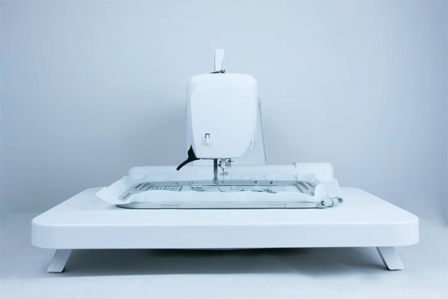 شاشة ملونة كبيرة ES6 مع كمبيوتر أكثر من 300 أنواع من ماكينة الخياطة والتطريز بقوة 55 وات #6