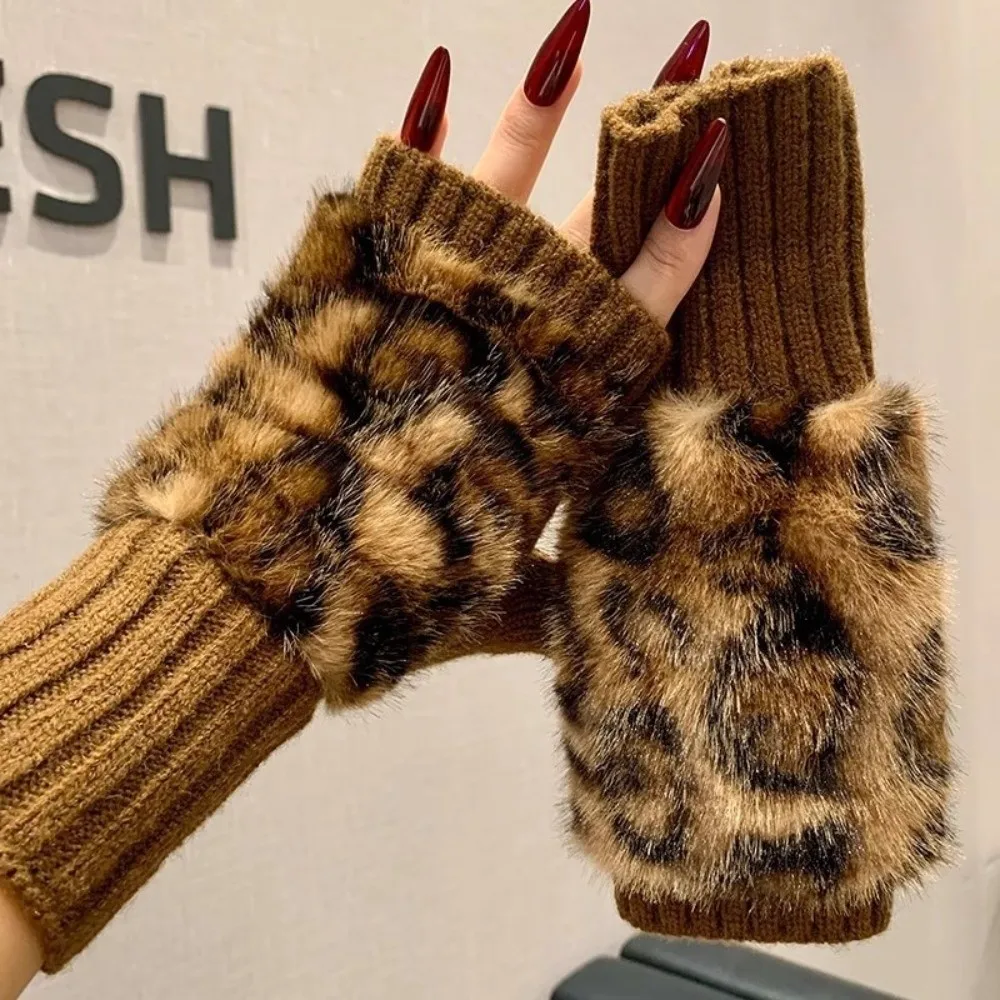 Fashionable Warm Fingerless Gloves Soft Plush Knit Half-Finger Gloves Short Style Polyester Leopard Print Gloves Writing