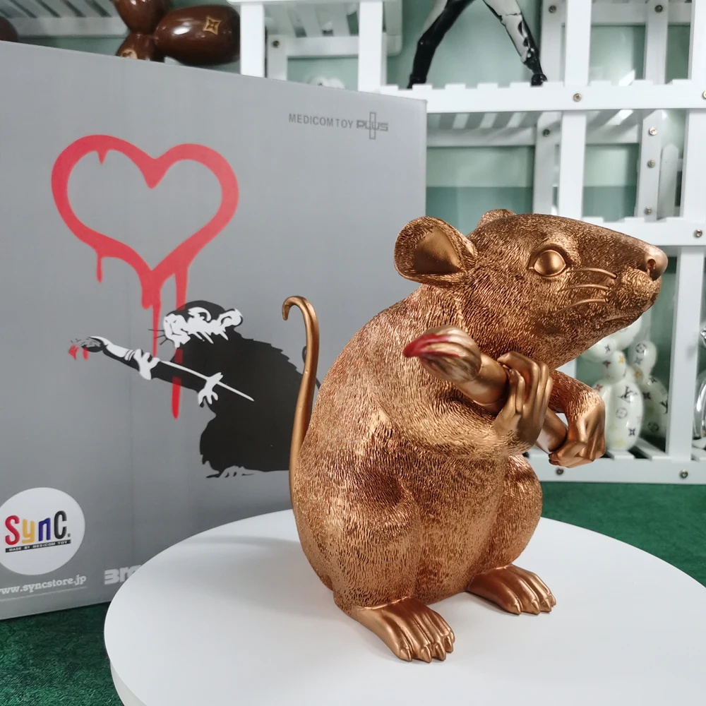 Banksy Love Rat Statue for Home Decor, Bronze Color, Modern Art, Black Mouse Figurine, Street Art, Luxurious Sculpture