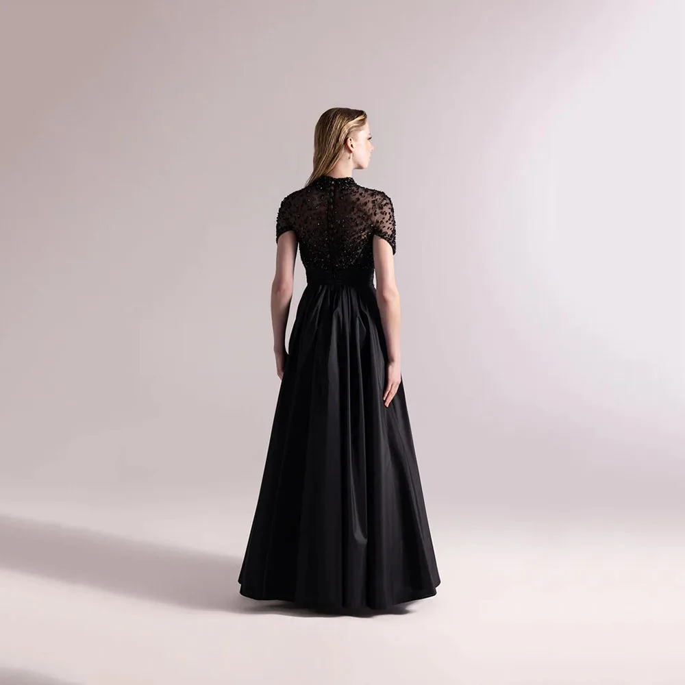 فستان سهرة بسيط بياقة عالية وأكمام قصيرة على شكل حرف a فساتين سهرة طول الأرض مناسبة رسمية فساتين لحضور الحفلات الموسيقية مخصصة 2025