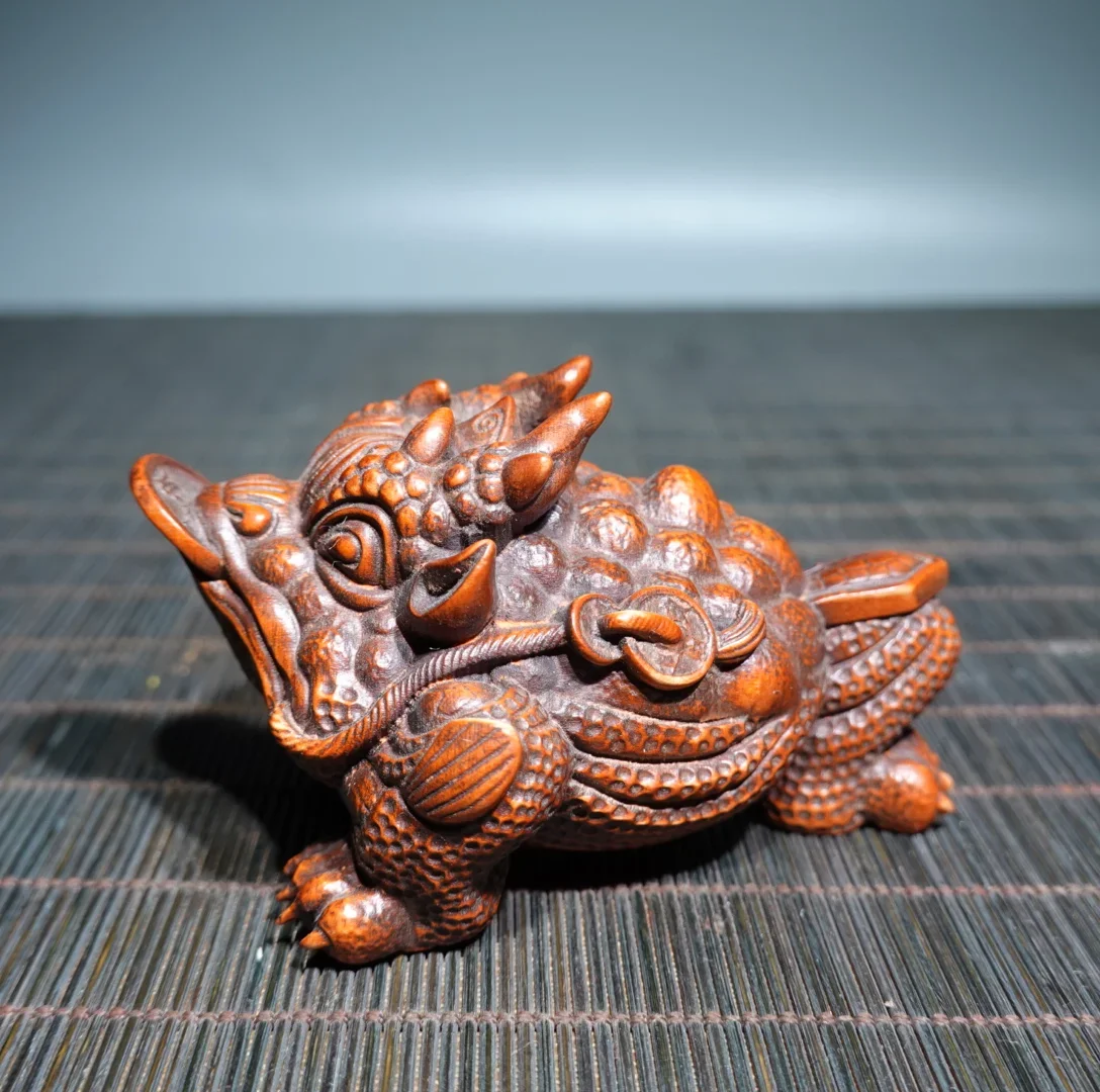 

3"Tibetan Temple Collection Old Boxwood Dragon Head Golden Toad Statue Yuanbao Coins Amass wealth Ornaments Town house Exorcism