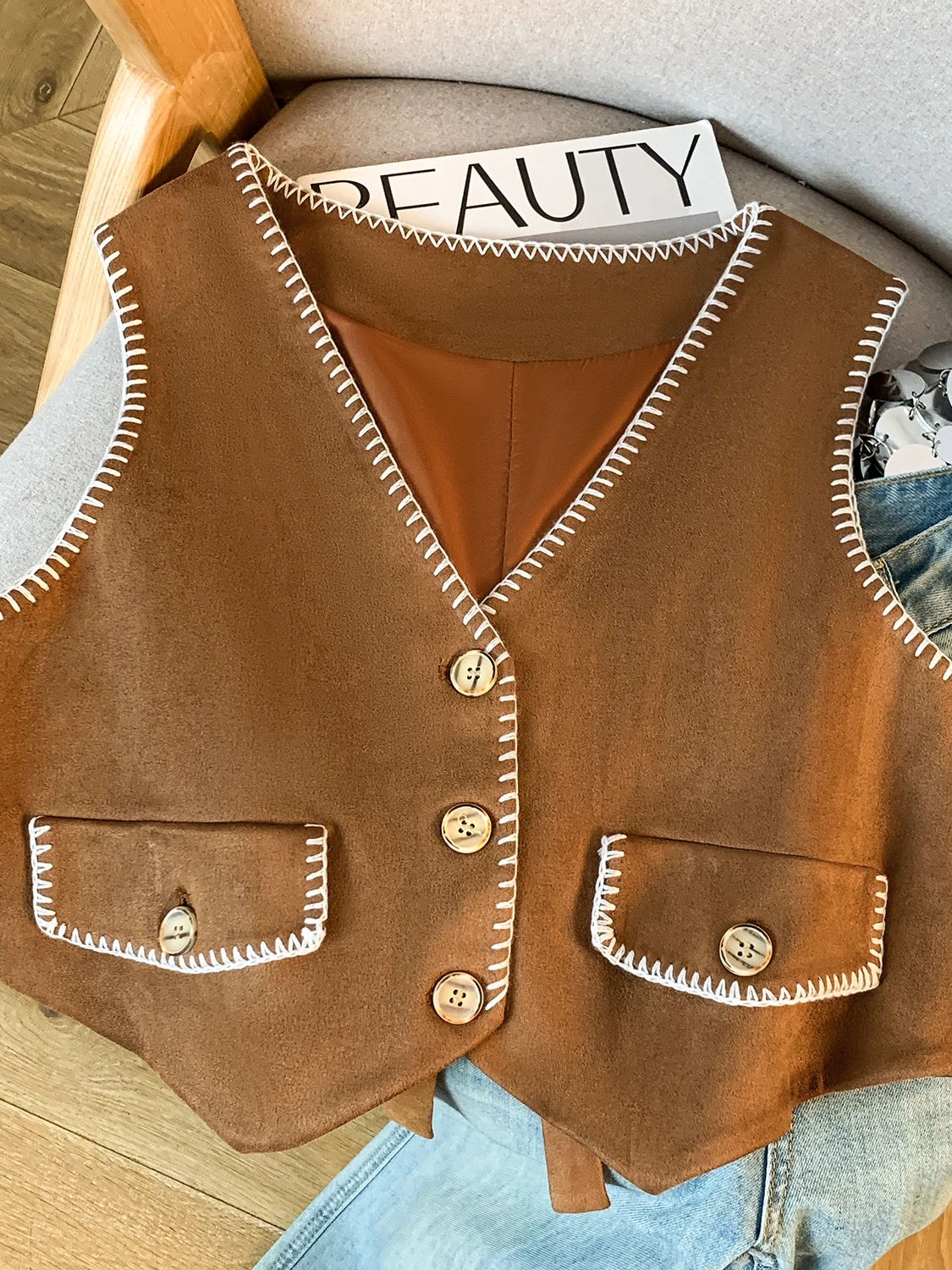 

Retro Suede Western Cowboy V-Ne ort Vest Women's Autumn Faion Versatile Layering Outerwear Single Button Closure